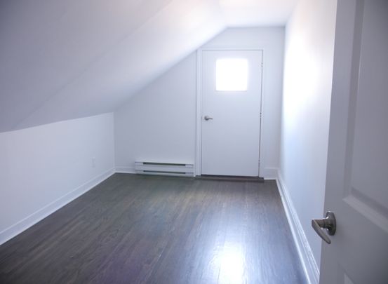 For Lease - 10 Earnbridge Street Unit# Upper, Toronto, Ontario - Photo 1