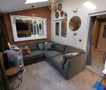 3 bedroom semi-detached house to rent - Photo 1