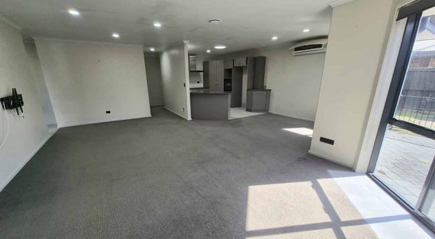 12 Camberley Way, Huntington, Hamilton - Photo 1