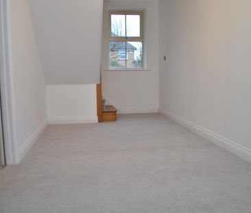 6 bedroom detached house to rent - Photo 3