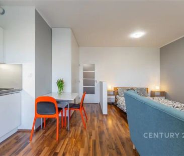 Pronájem bytu 1+kk s terasou a zahradou, PrahaUhříněves - Photo 3