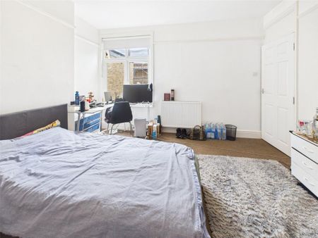 4 bedroom apartment to rent - Photo 2