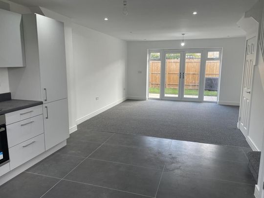 2 bedroom terraced house to rent - Photo 1