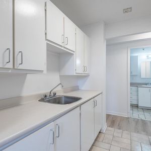 1 Bedroom - 5555 Trent, Montréal - Photo 2