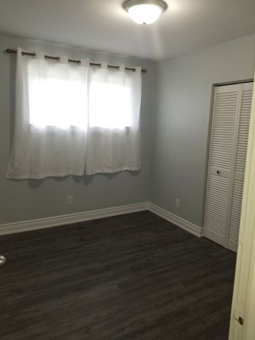 For Lease - 1033 Centre Street, Whitby, Ontario - Photo 4