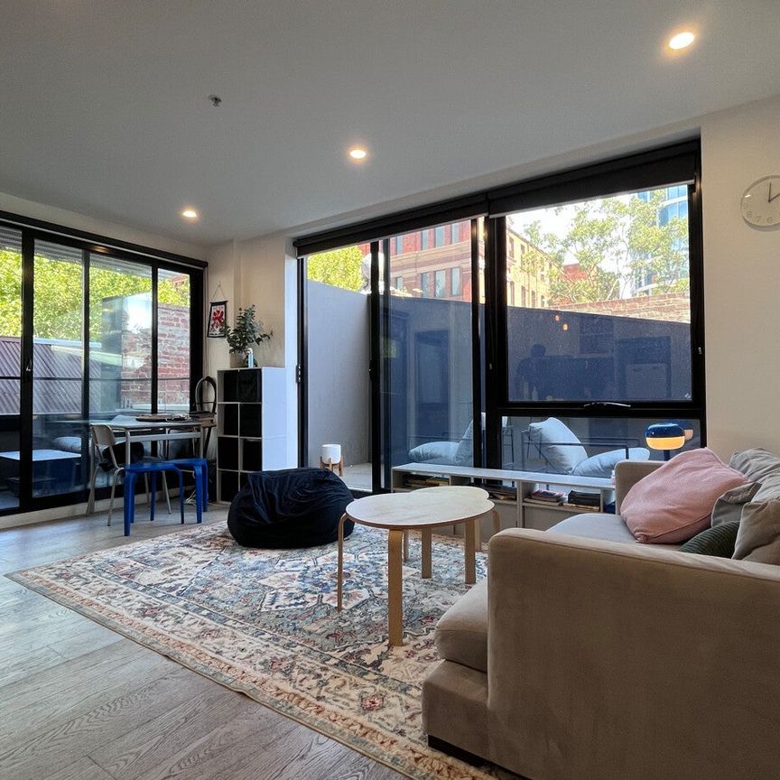 West Melbourne - Photo 1