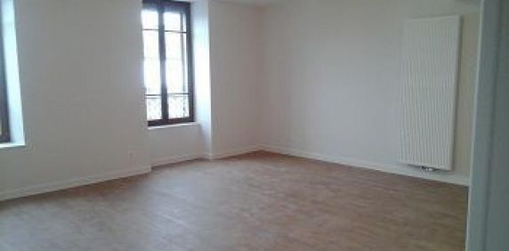 Appartement - T3 - CHAMPAGNE EN VALROMEY - Photo 2