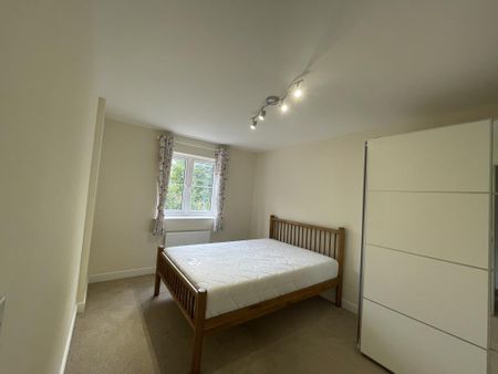 1 bedroom in a house share to rent - Photo 4