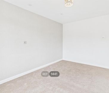 3 bedroom semi-detached house to rent - Photo 6