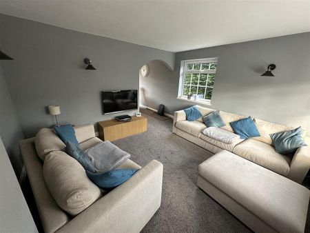 3 bedroom property to rent - Photo 3