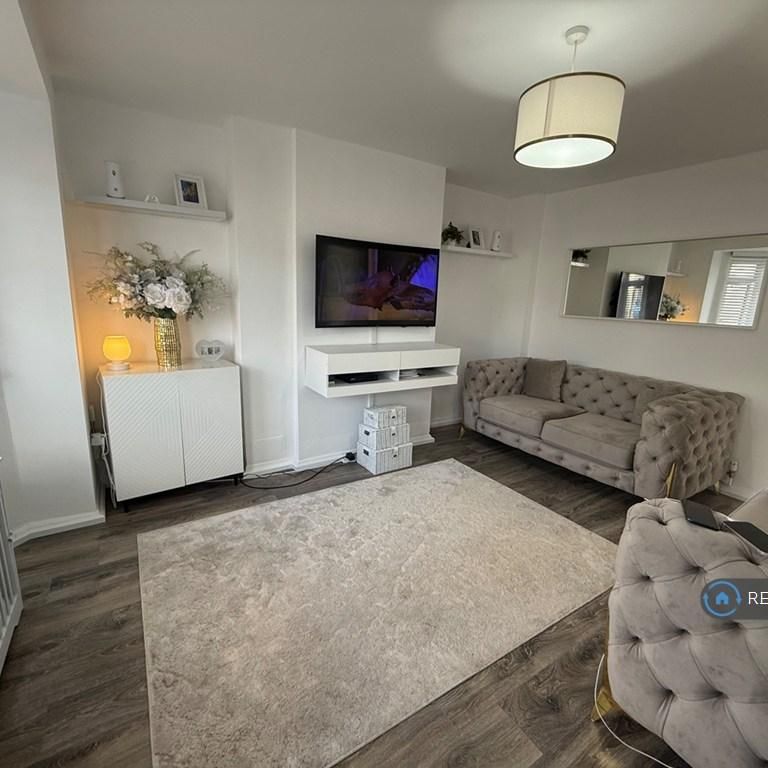 2 bedroom semi-detached house to rent - Photo 1