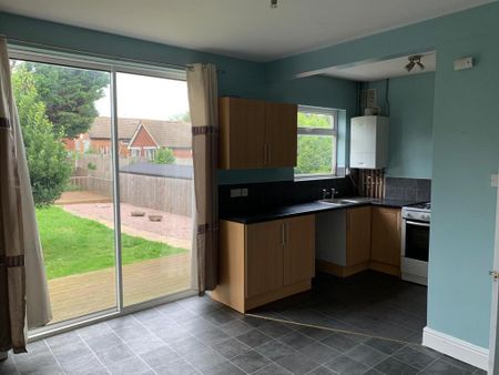 3 bedroom semi-detached house to rent - Photo 5