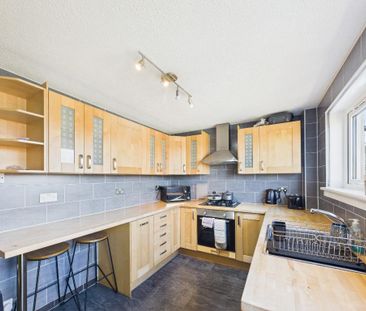 2 bedroom semi-detached house to rent - Photo 5