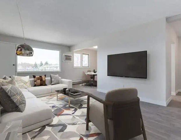 MacKenzie Manor — - 1 Bedroom - Photo 1