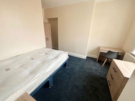 8 bedroom house share to rent - Photo 2