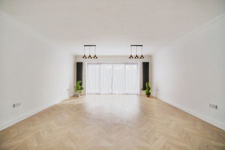 Beautiful Brand New 3 Bedroom Garden Flat for Rent in Enfield - Photo 2