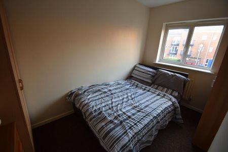 2 bedroom semi-detached house to rent - Photo 4