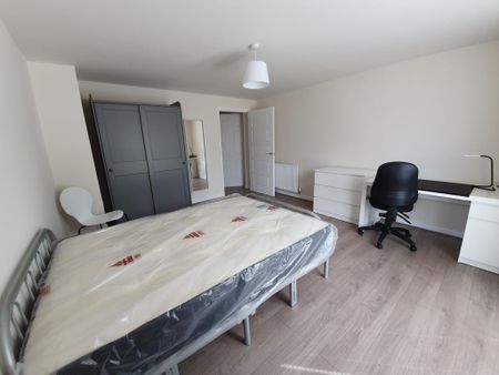 2 bedroom flat to rent - Photo 2