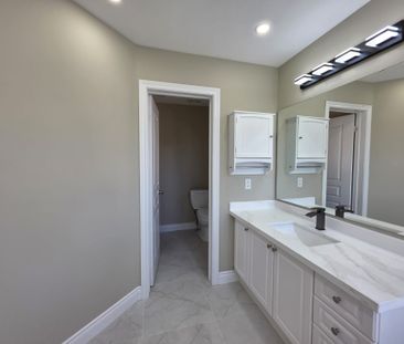 For Lease - 152 Mcknight Avenue, Hamilton, Ontario - Photo 5