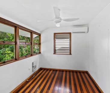 Now Available for Rent - Renovated Queenslander Close to CBD - Photo 2