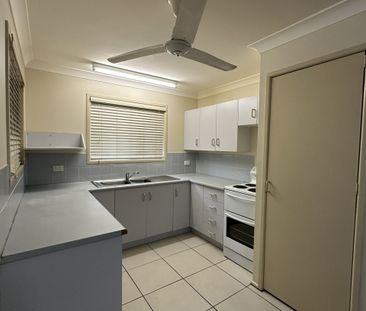 Low-set & Convenient 3 Bedroom Unit! - Photo 6