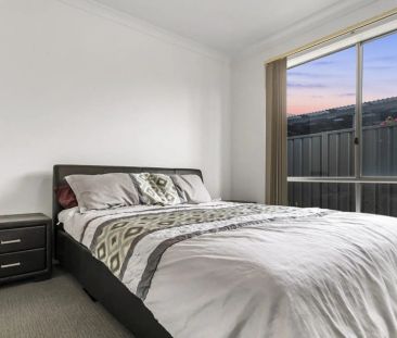 Neat & Well-Maintained 3-Bedroom Home in Quiet Court Location! - Photo 5