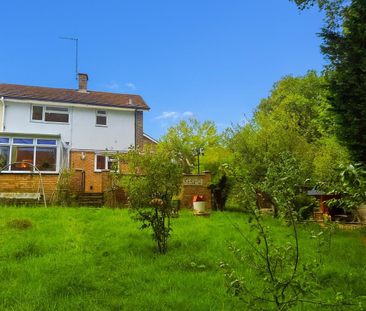 3 bedroom end of terrace house to rent - Photo 2