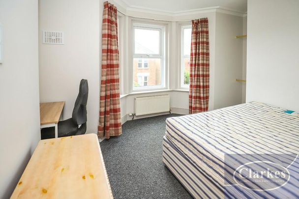 6 bedroom detached house to rent - Photo 1