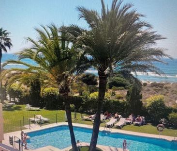 Middle Floor Apartment in Elviria - Photo 5