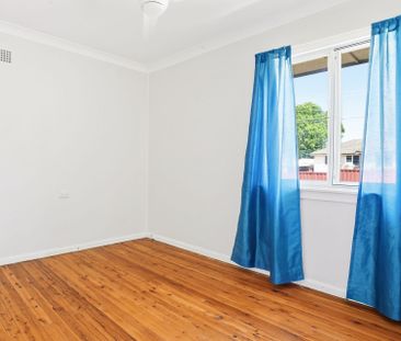 Spacious Family Home in Prime Location - Photo 5