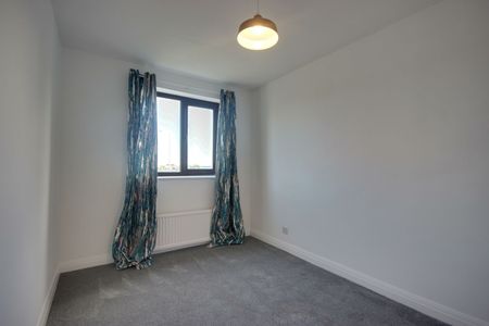 3 Bedroom - Photo 2