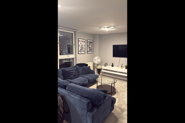 2 Bed Flat, New Providence Wharf, E14 - Photo 1