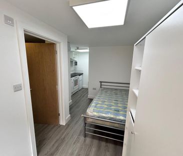 Studio to rent - Photo 2