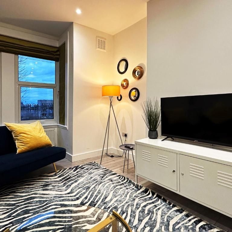 2 Bed Flat, Harley Road, NW10 - Photo 1