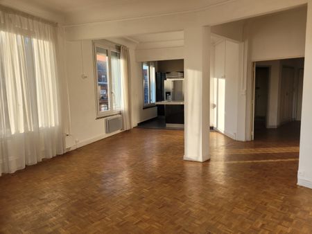 Location Appartement 5 pièces 115m² VALENCIENNES 59300 - Photo 2