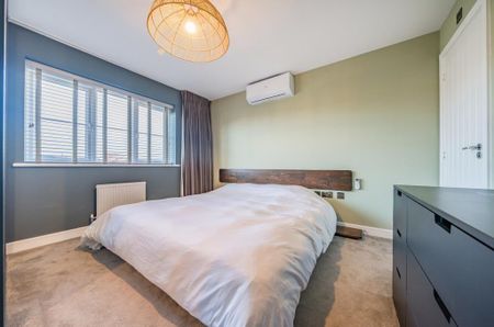 4 bedroom detached house to rent - Photo 2