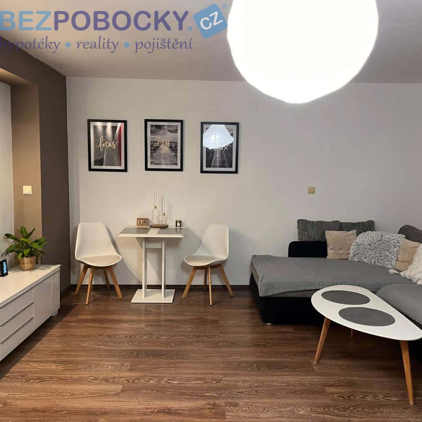 Pronájem bytu 2+1 65 m², Kameničky - Photo 1