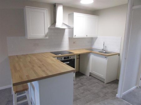 1 bedroom flat to rent - Photo 3