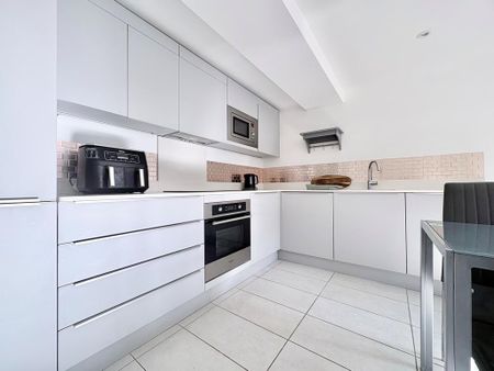 2 bedroom apartment to rent - Photo 2