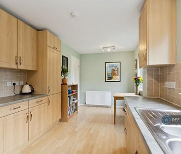 4 bedroom detached house to rent - Photo 3