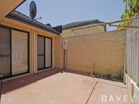 52A Milford Way, Nollamara WA 6061 - House For Rent - $700 | Domain - Photo 3