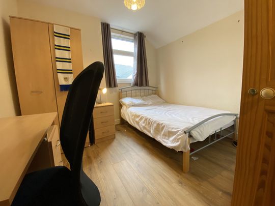 Diana Street, Roath - Photo 1