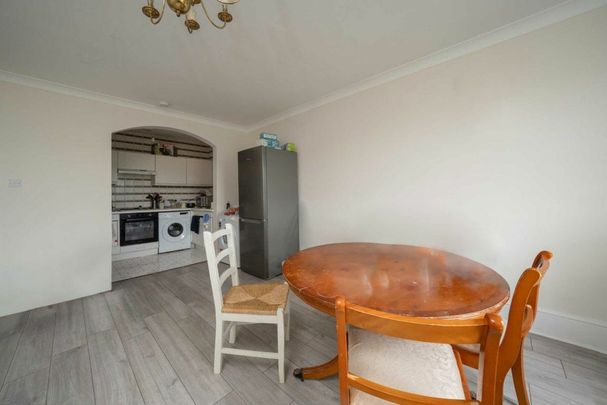 Cromwell Road, Earls Court, SW5 - Photo 1