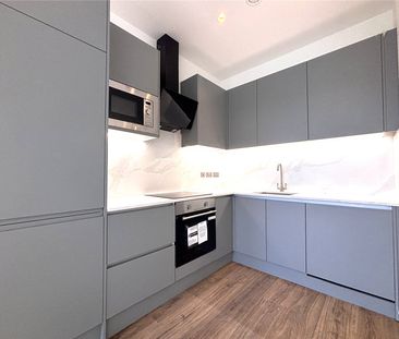 Sheila House, Fleet, Hampshire, GU51 - Photo 3