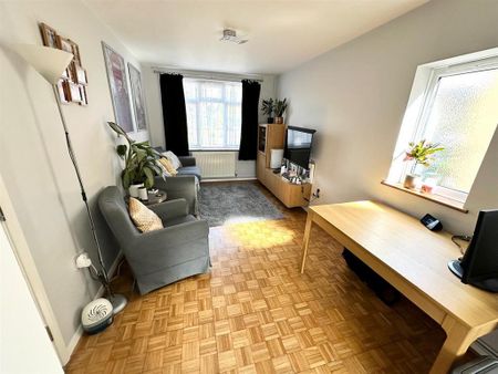 2 bedroom maisonette to rent - Photo 2