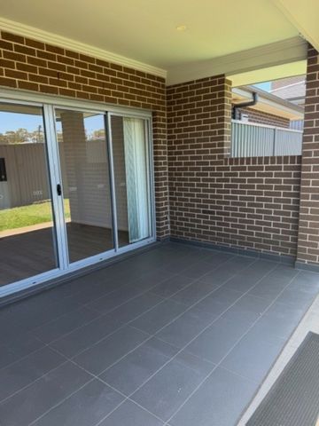 Modern home - Walk to Westfield Sports & Shops - Photo 2
