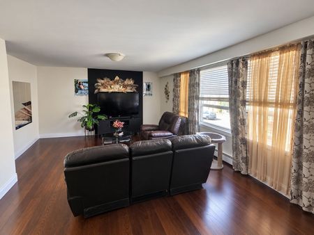 For Lease - 2601 Eglinton Avenue Unit# #1- 2nd Floor Front Apart, Toronto, Ontario - Photo 5