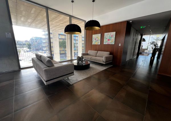 Apartamento T1 mobilado e equipado na zona do Cais da Fonte Nova (centro de Aveiro) .