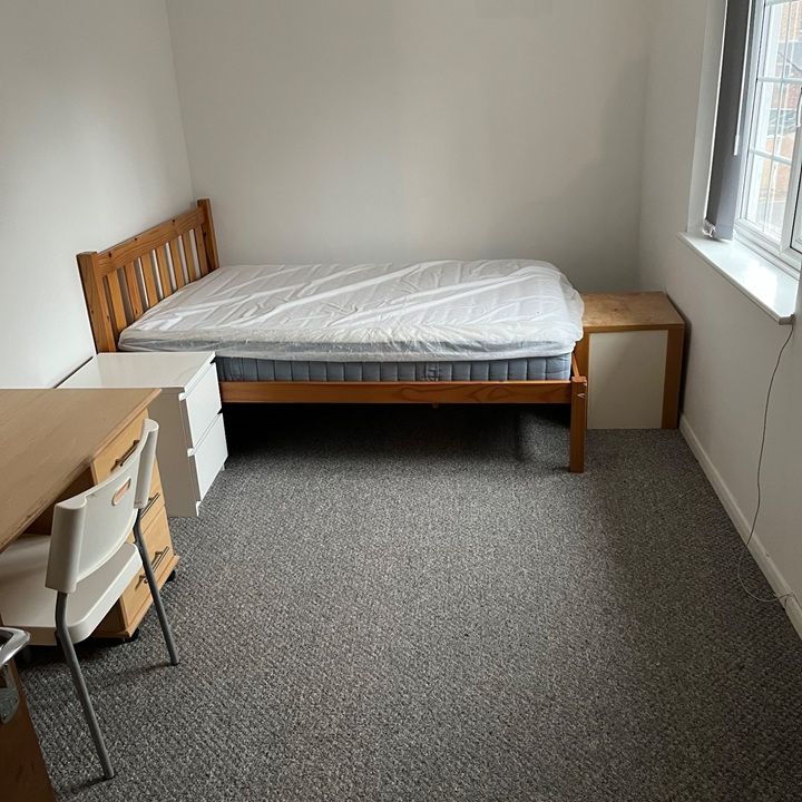 2 Bed Terraced House, Bluecoat Close, NG1 - Photo 1