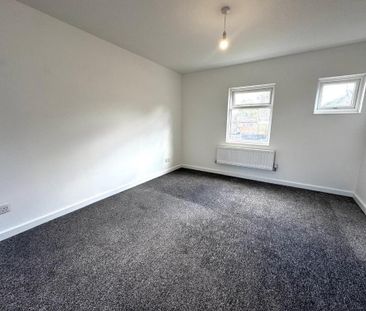 3 bedroom end of terrace house to rent - Photo 5